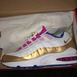 Nike AirMax new in box size 4.5 kids 6 woman’s